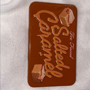 Too faced salted caramel Palette